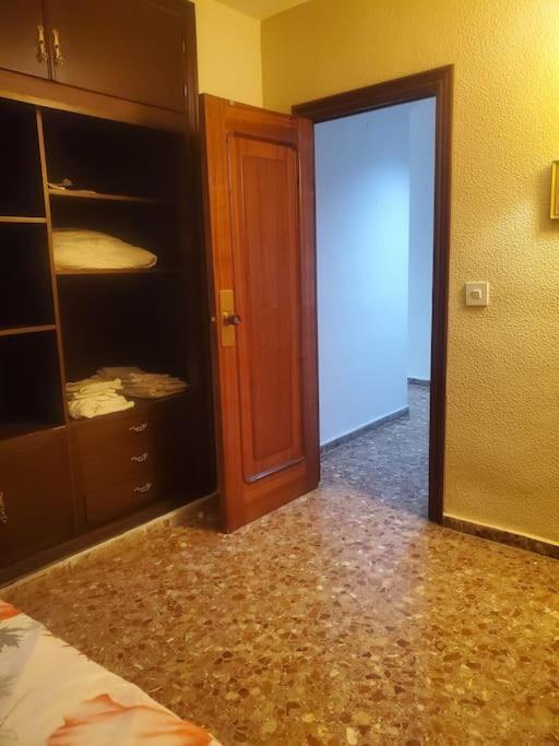 Lovely Bedroom In A Shared Apartment In The Center Of Alicante Ngoại thất bức ảnh