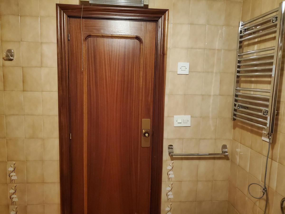 Lovely Bedroom In A Shared Apartment In The Center Of Alicante Ngoại thất bức ảnh