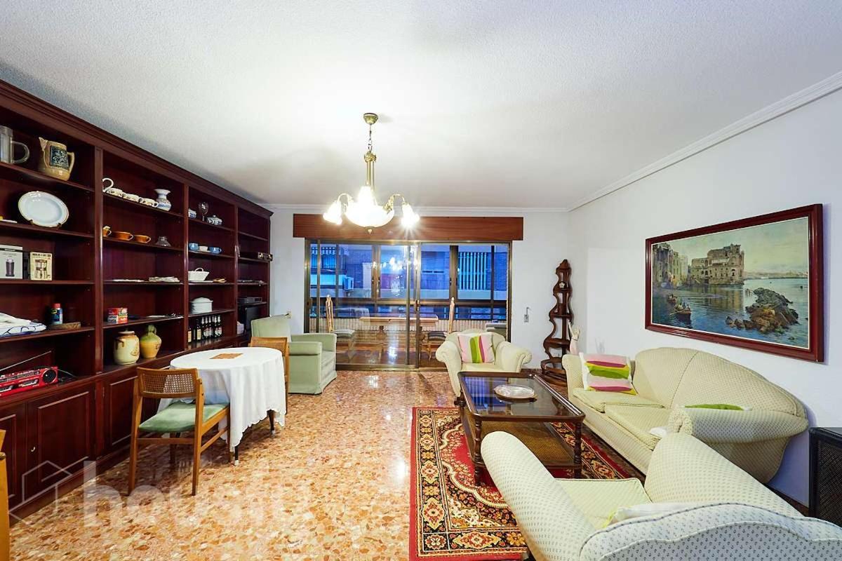 Lovely Bedroom In A Shared Apartment In The Center Of Alicante Ngoại thất bức ảnh